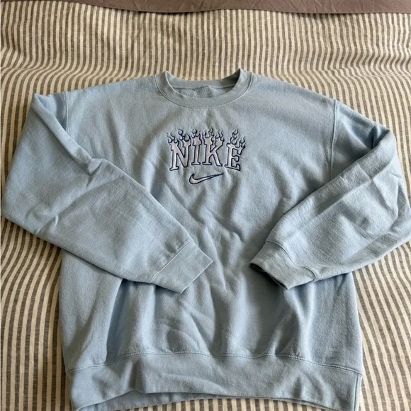 NIKE Crew Neck Sweatshirt - Picture 5 of 7